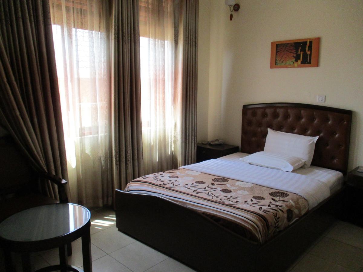 Amaris Hotel Kigali Exteriör bild